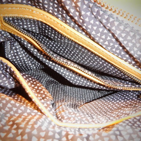 *** VEGAN LEATHER *** with Removable Inner Attached Bag /Pockets / BRAND NEW - Picture 2 of 2